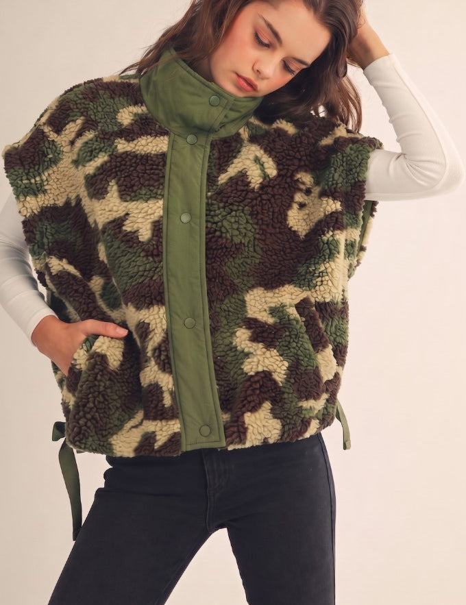 Trailblazer Teddy Fleece Utility Camo Puffer Vest