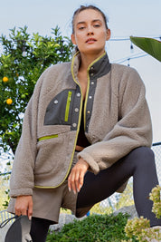 Alpine Club Contrast Trim Sherpa Jacket in Stone Taupe, photo 4