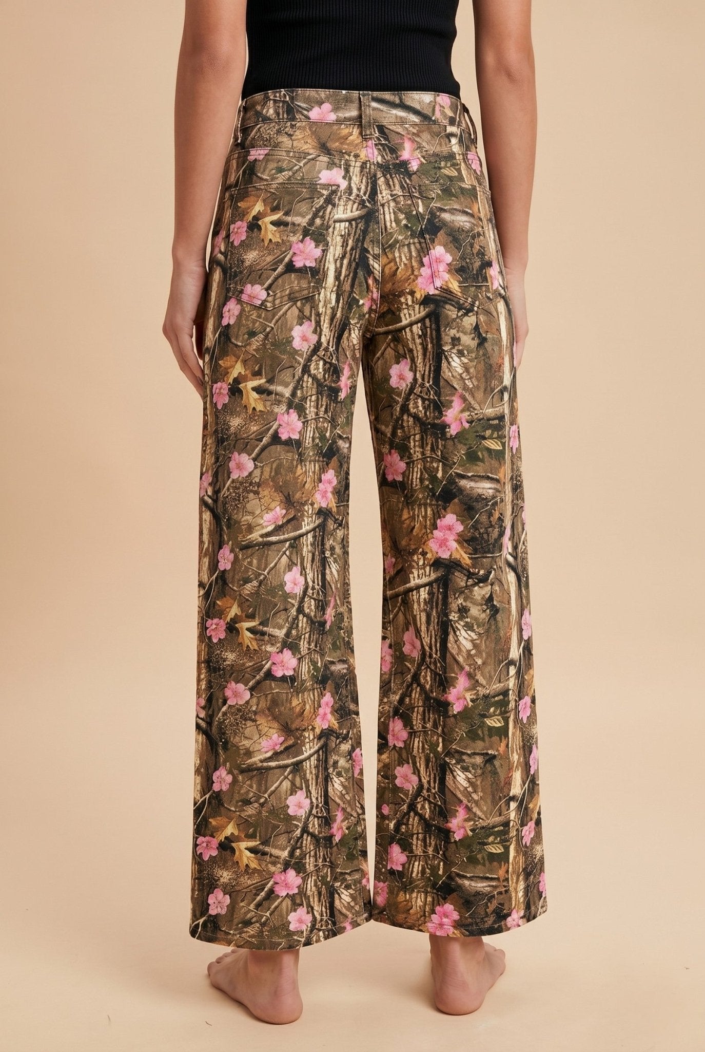 Apex Floral Camo Print Barrel Cropped Pants - Westly