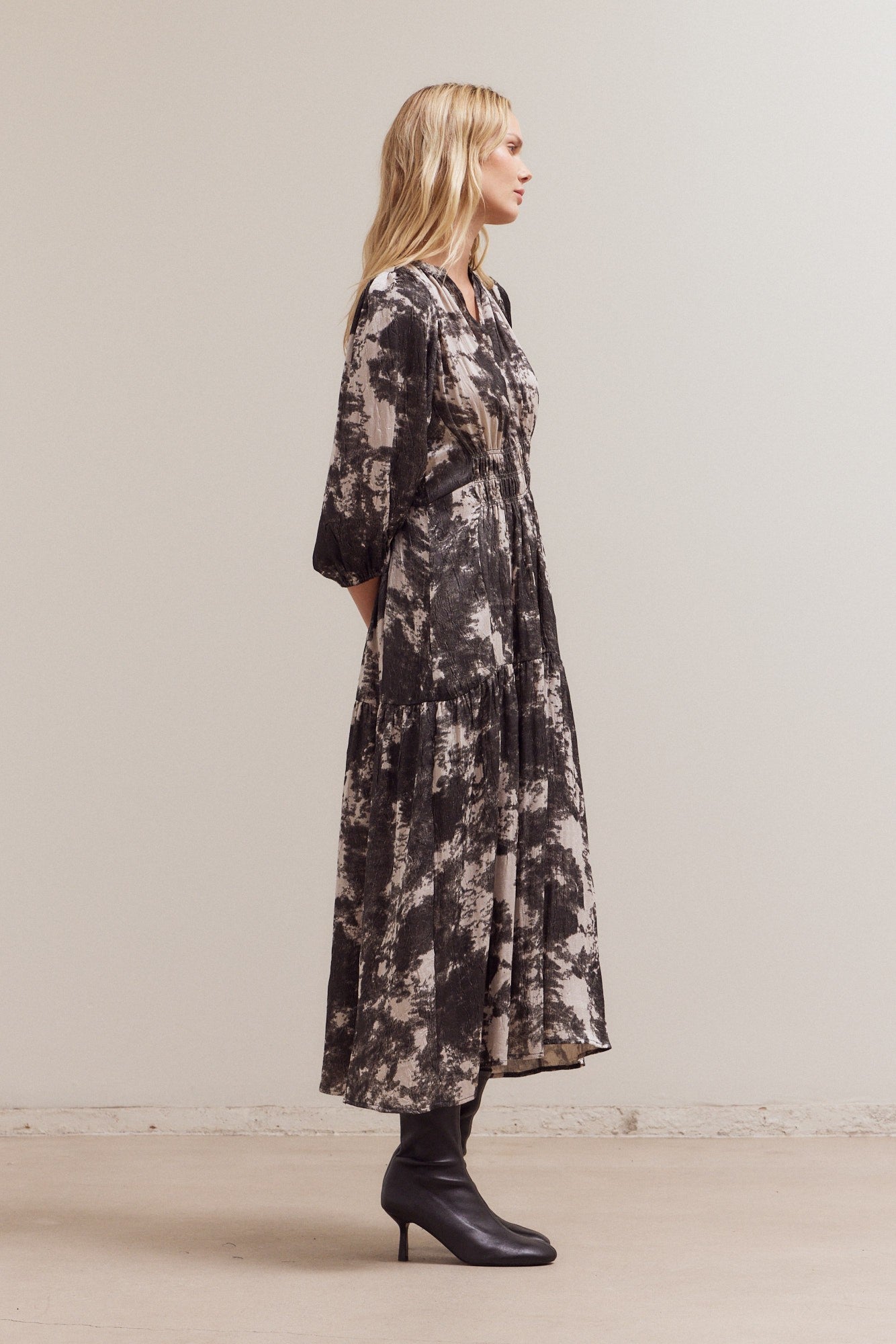 Art School Printed Midi Dress in Slate, photo 10