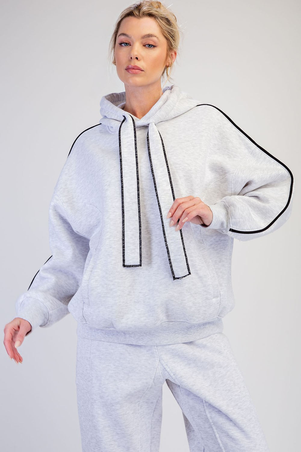 Benchside Contrast Piping Fleece Hoodie in Heather Grey Black, photo 5