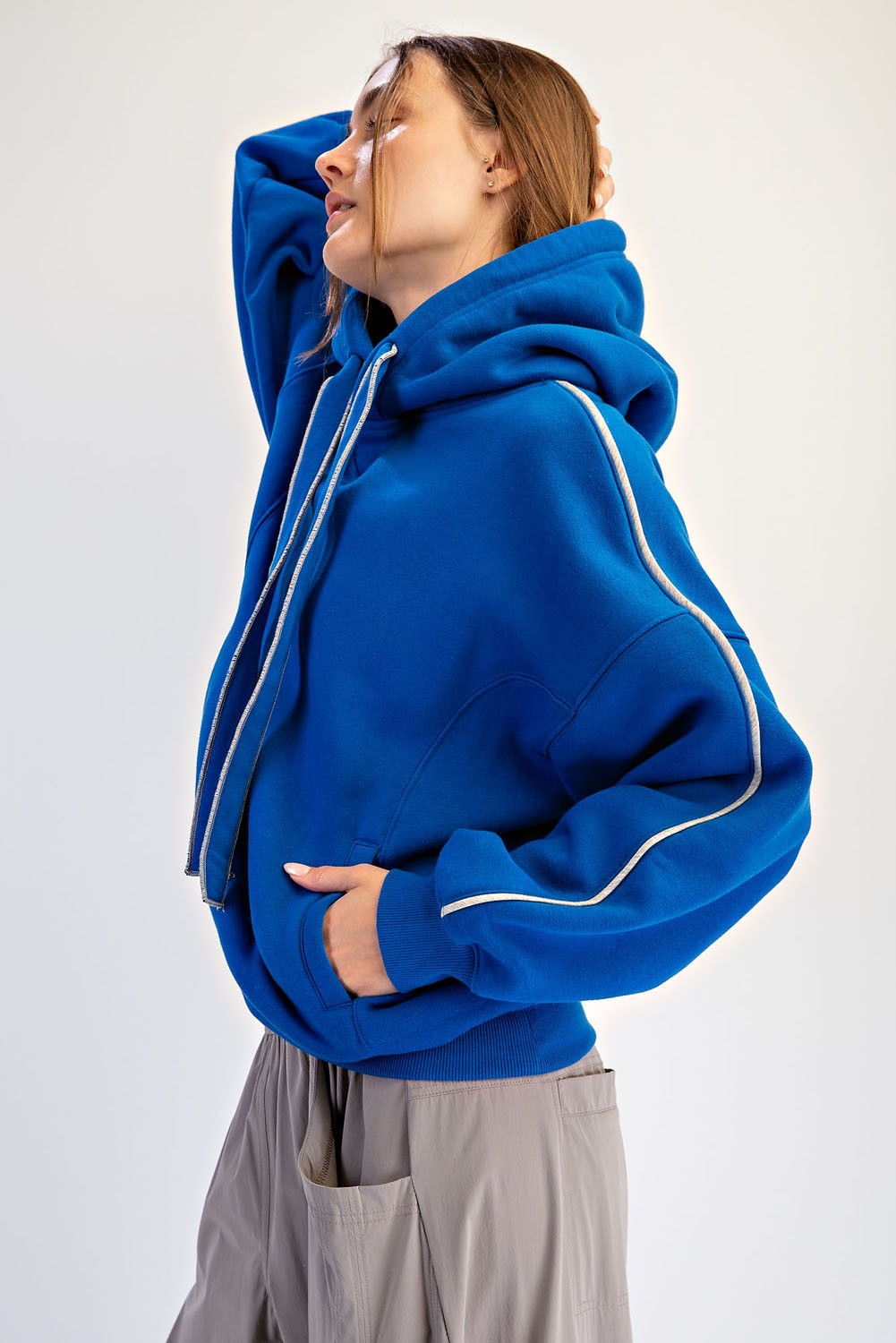 Benchside Contrast Piping Fleece Hoodie in True Blue Heather Grey, photo 3