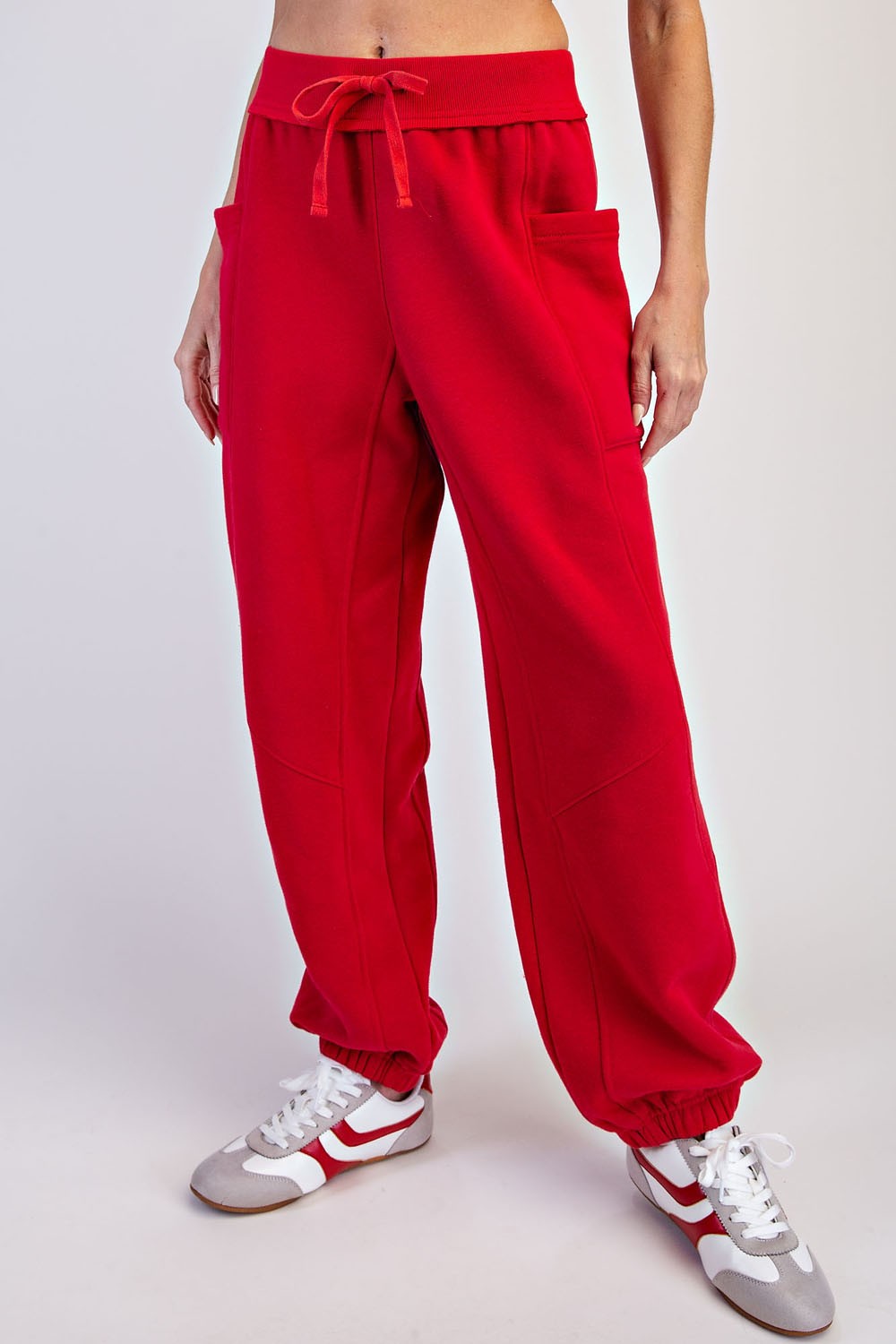 Benchside Seamed Fleece Jogger Pants in True Red, photo 1