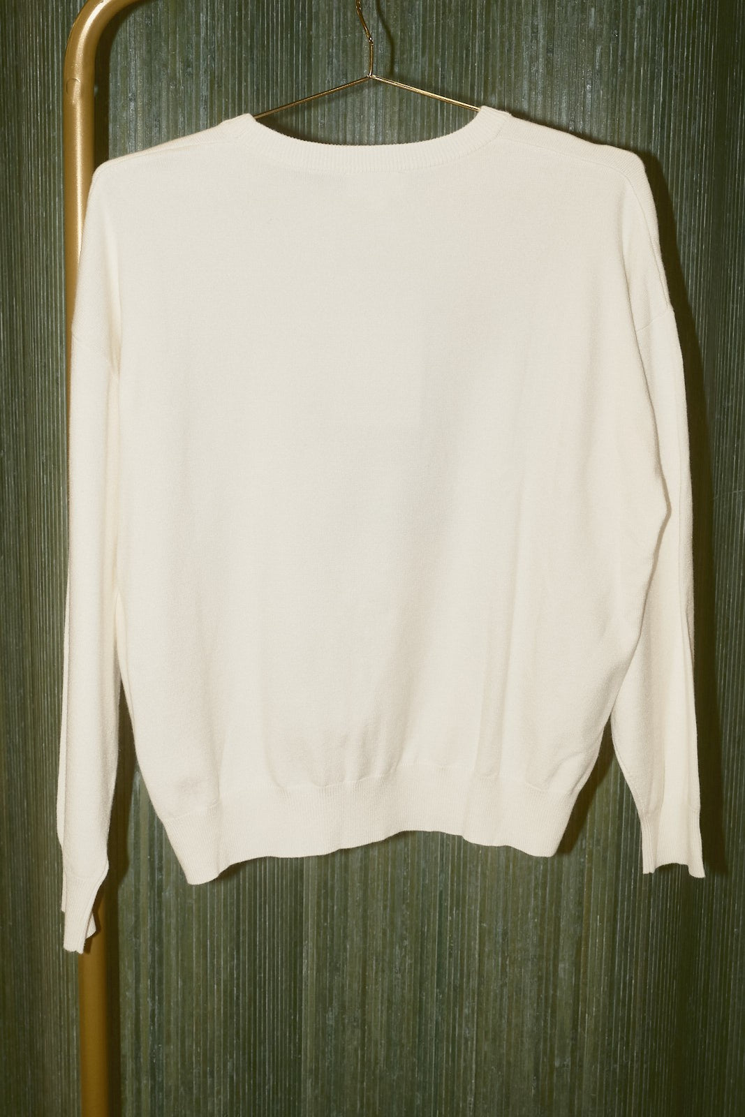 Best in Show Santa & Beagle Knit Sweater in White — product photo 06