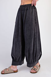 Bungalow Washed Cotton Balloon Pants in Black, photo 4