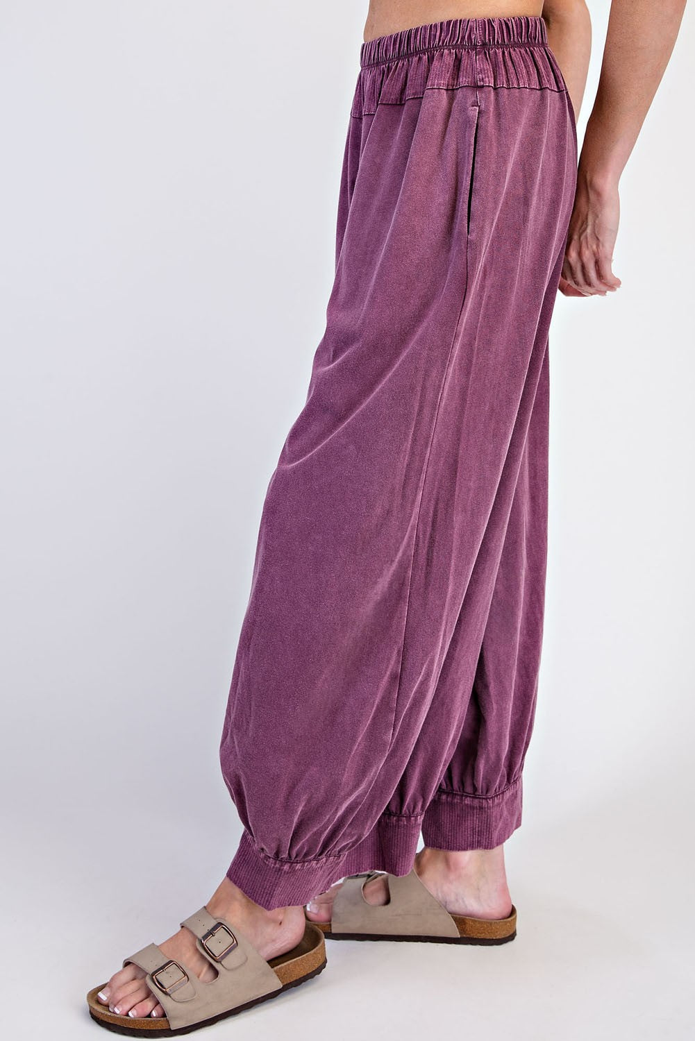 Bungalow Washed Cotton Balloon Pants in Black Cherry, photo 4