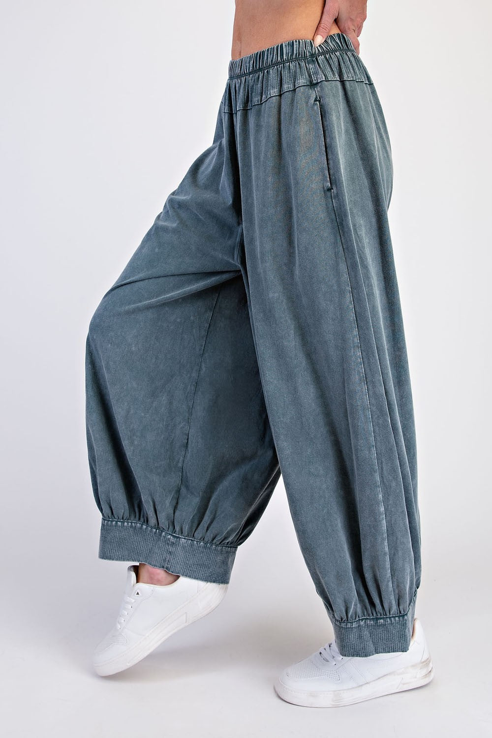 Bungalow Washed Cotton Balloon Pants in Deep Jungle, photo 5