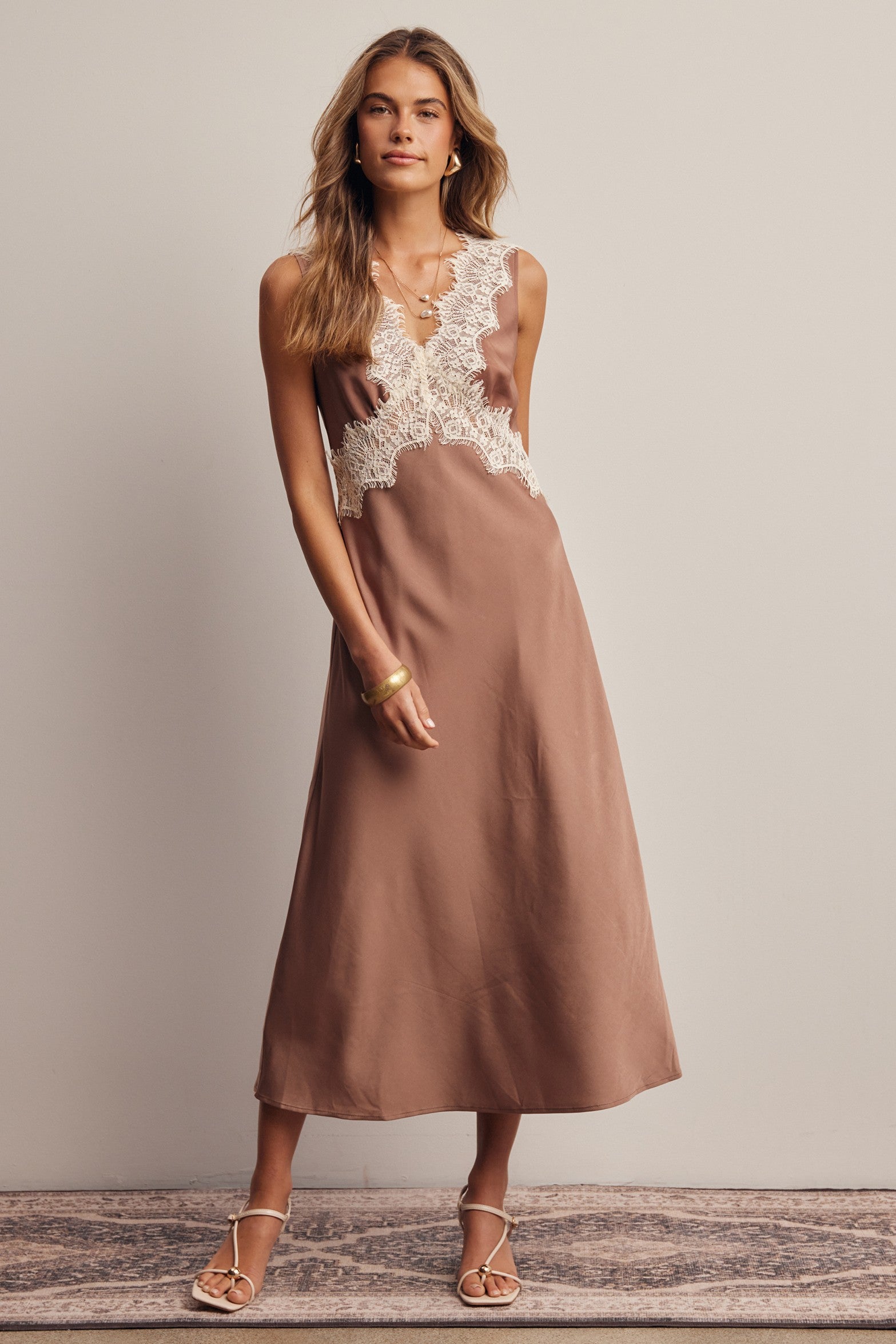Calla Lace Trim Satin Midi Dress in Cocoa, photo 4