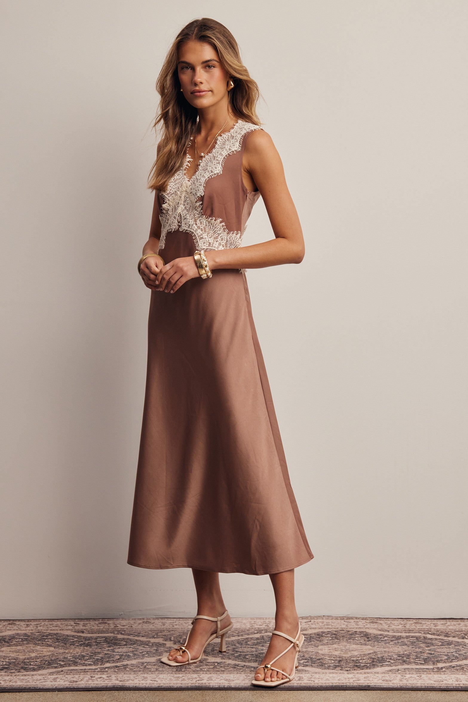 Calla Lace Trim Satin Midi Dress in Cocoa, photo 7