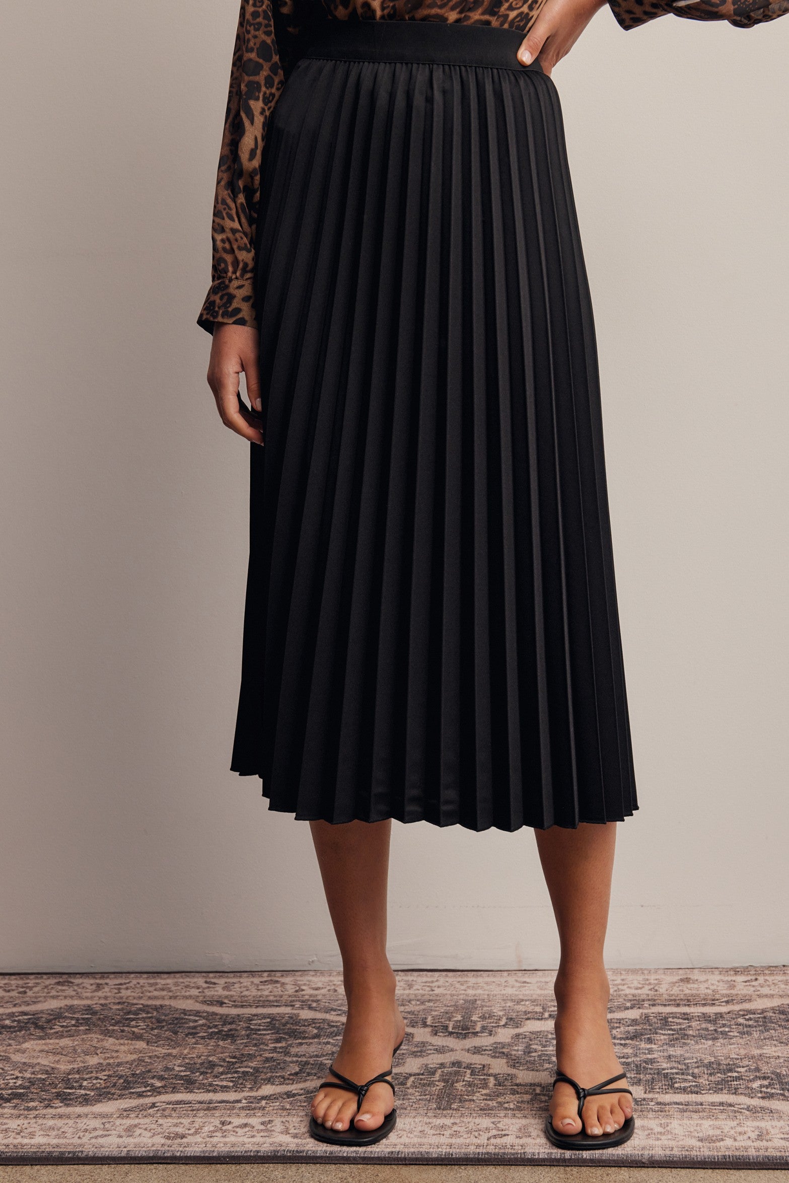 Cardozo Pleated Midi Skirt in Black, photo 2