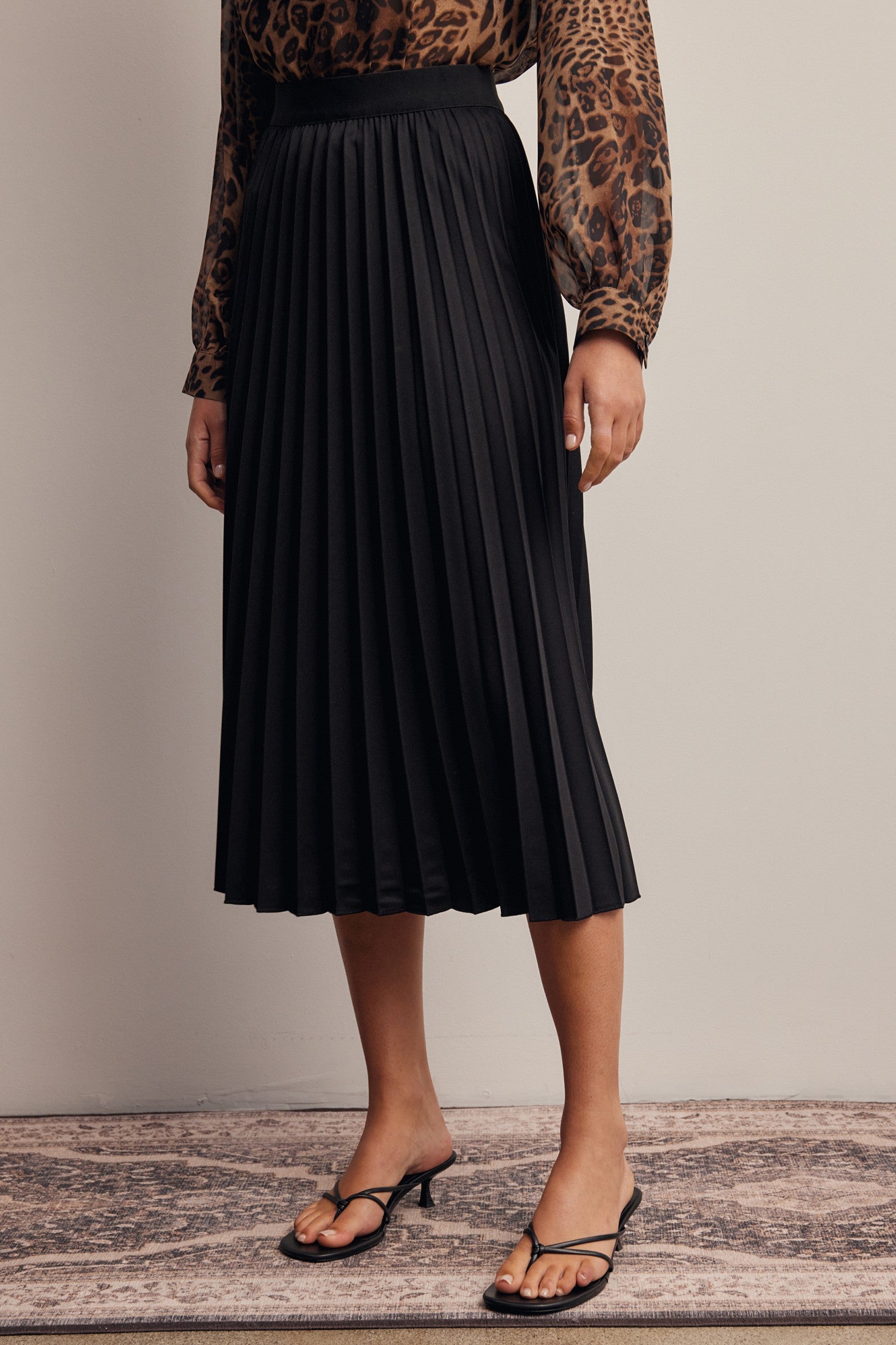 Cardozo Pleated Midi Skirt in Black, photo 4