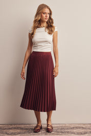 Cardozo Pleated Midi Skirt in Burgundy, photo 10