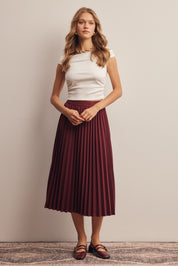 Cardozo Pleated Midi Skirt in Burgundy, photo 11