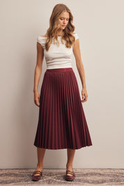 Cardozo Pleated Midi Skirt in Burgundy, photo 13
