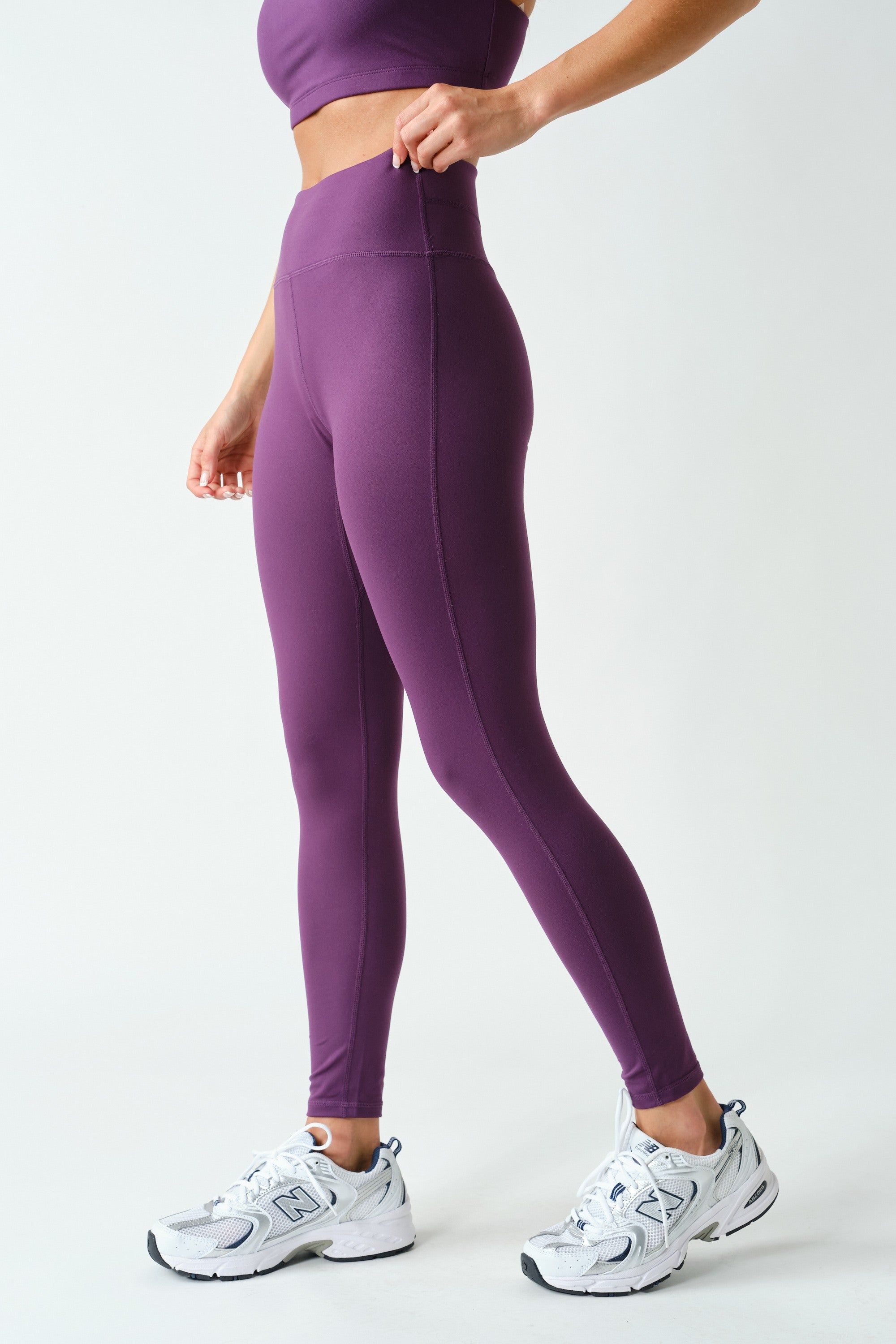 Contour Line Contoured Stretch Leggings in Purple Iris, photo 2
