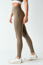 Contour Line Contoured Stretch Leggings in Truffle, photo 2