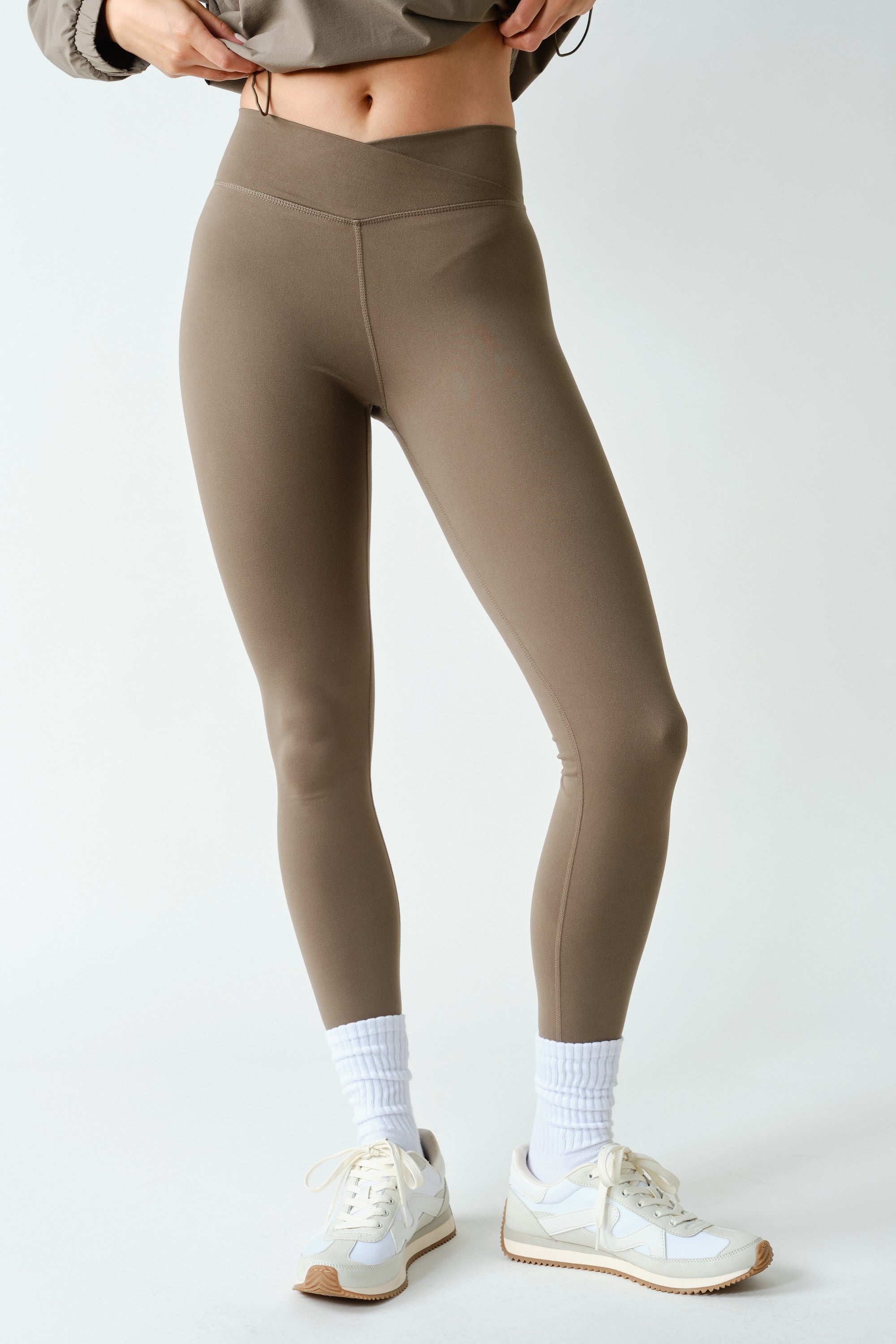 Crosscurrent Crossover Waist Leggings in Truffle, photo 1