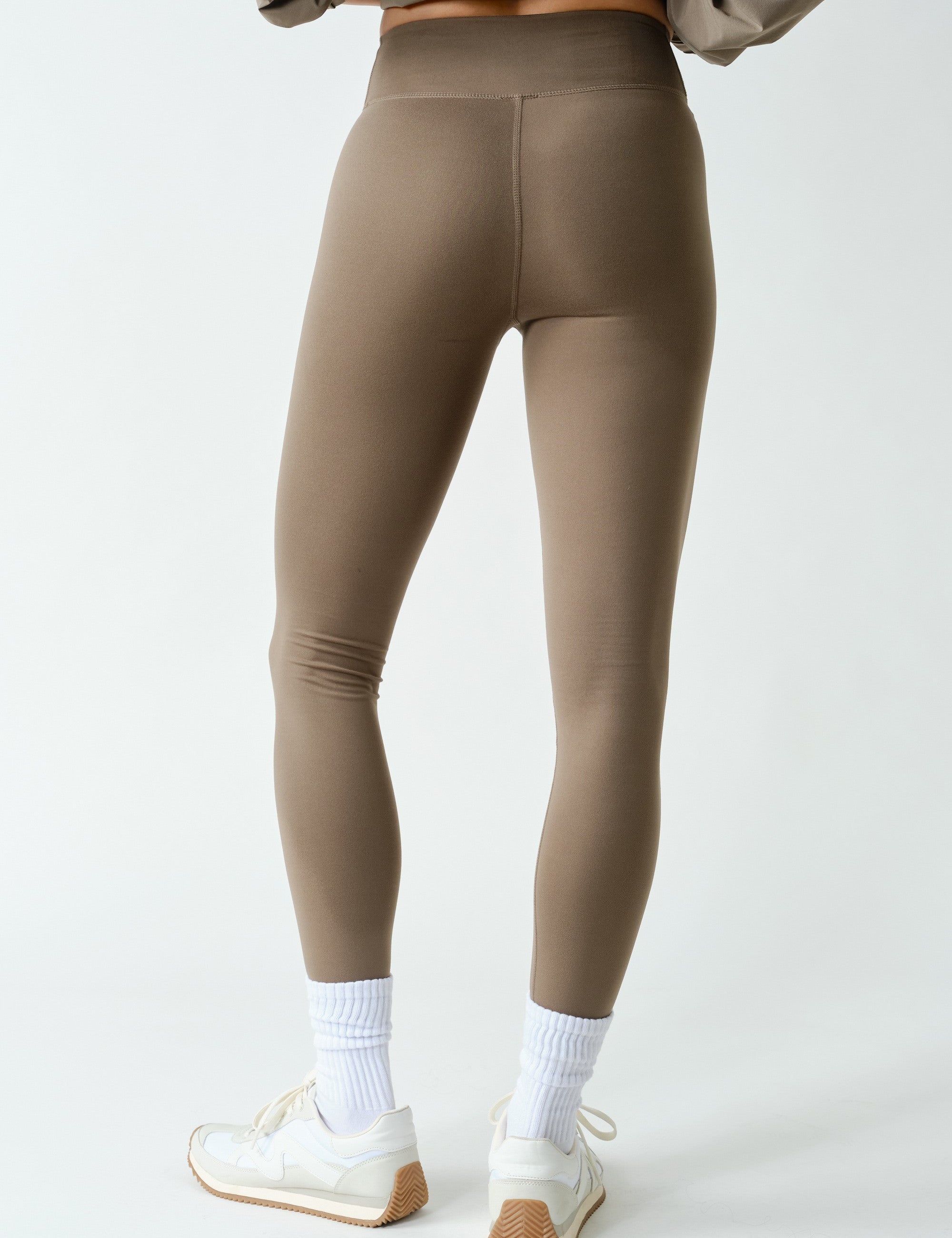 Crosscurrent Crossover Waist Leggings in Truffle, photo 2