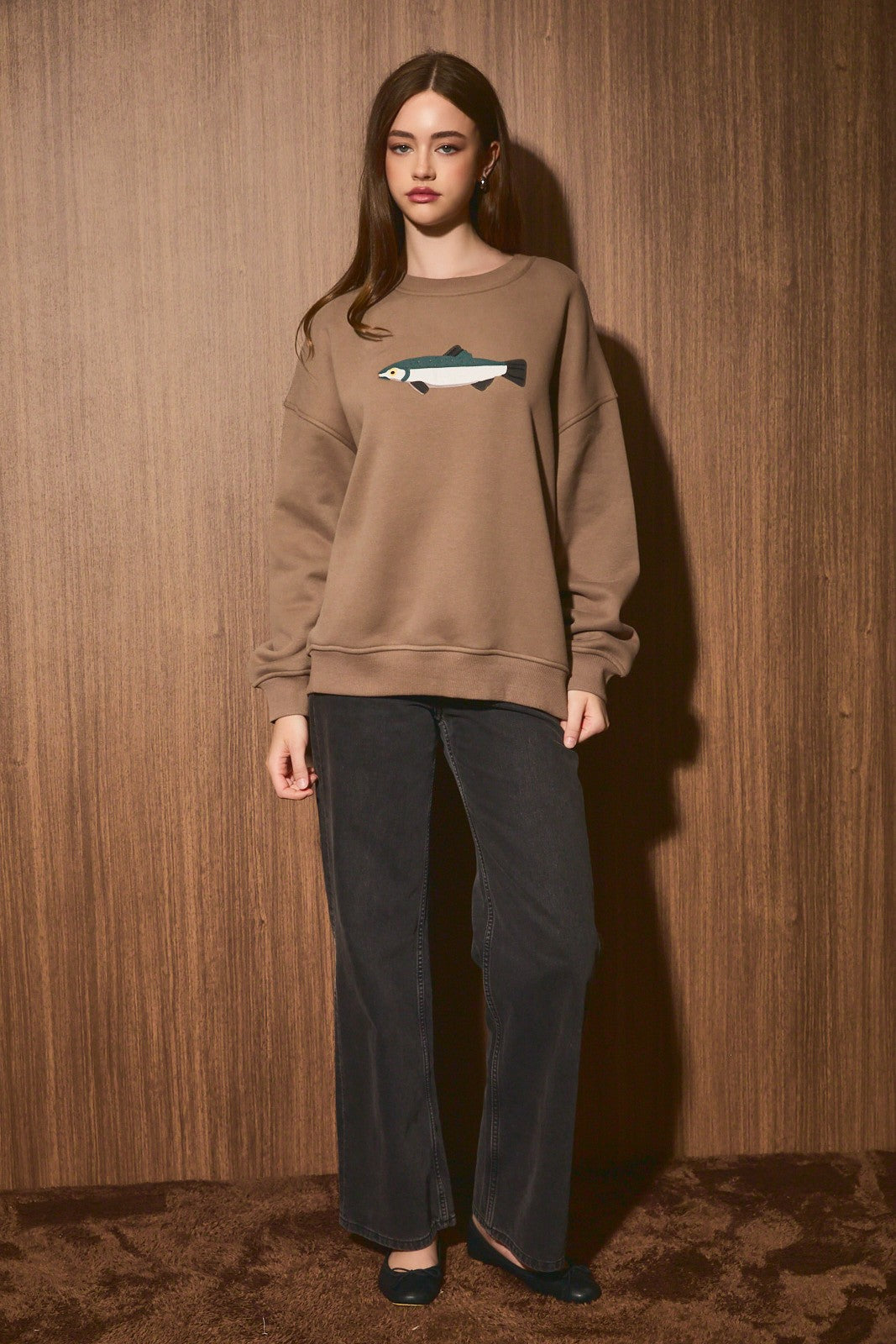 Fish Market Graphic Sweatshirt in Mocha — product photo 04