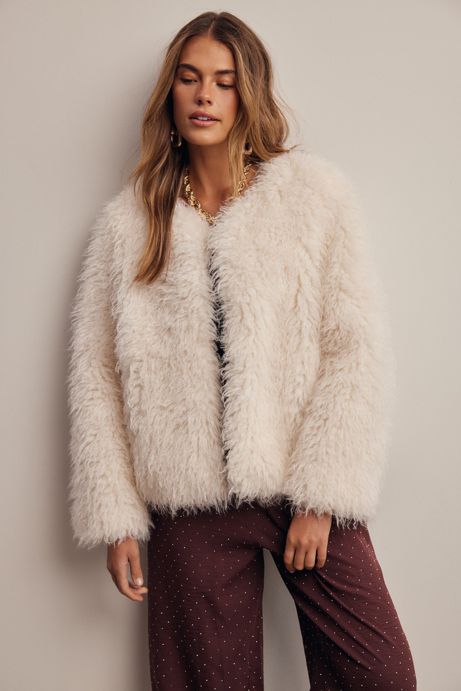 Frostline Shaggy Faux Fur Jacket in Ivory, photo 8