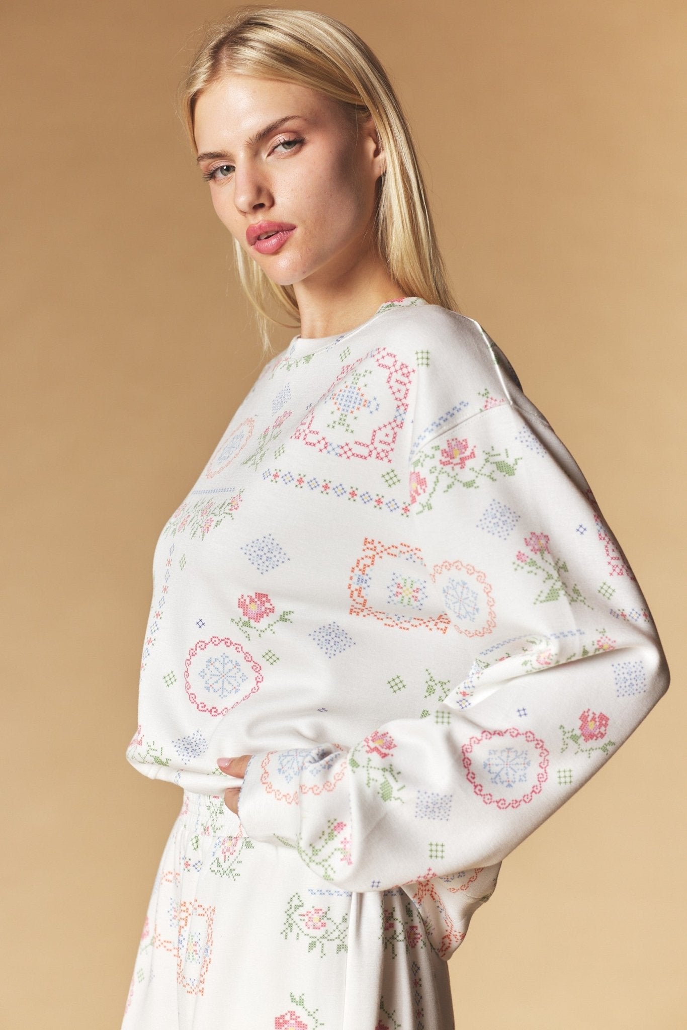 Needlework Floral Lounge Set - Westly