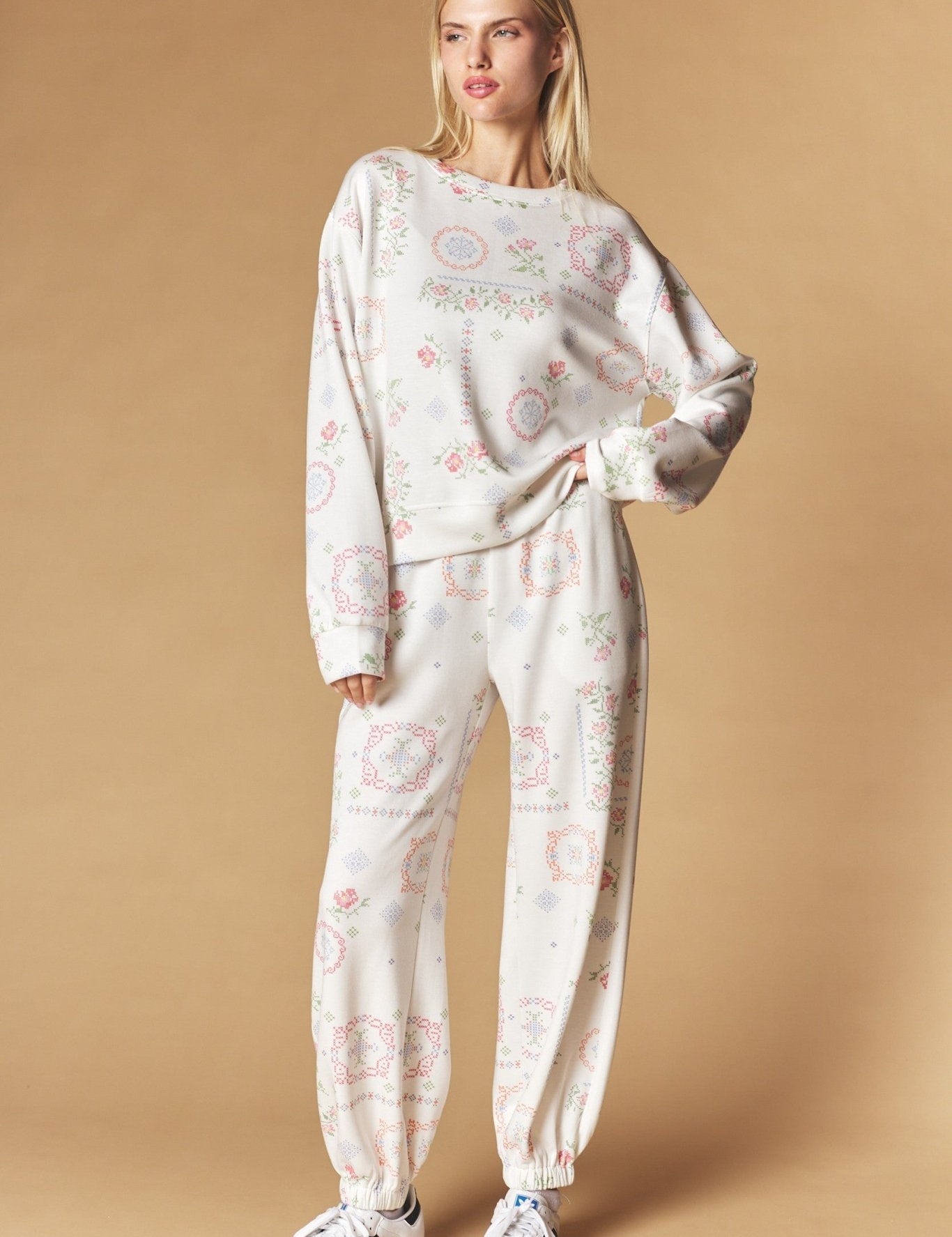 Needlework Floral Lounge Set - Westly