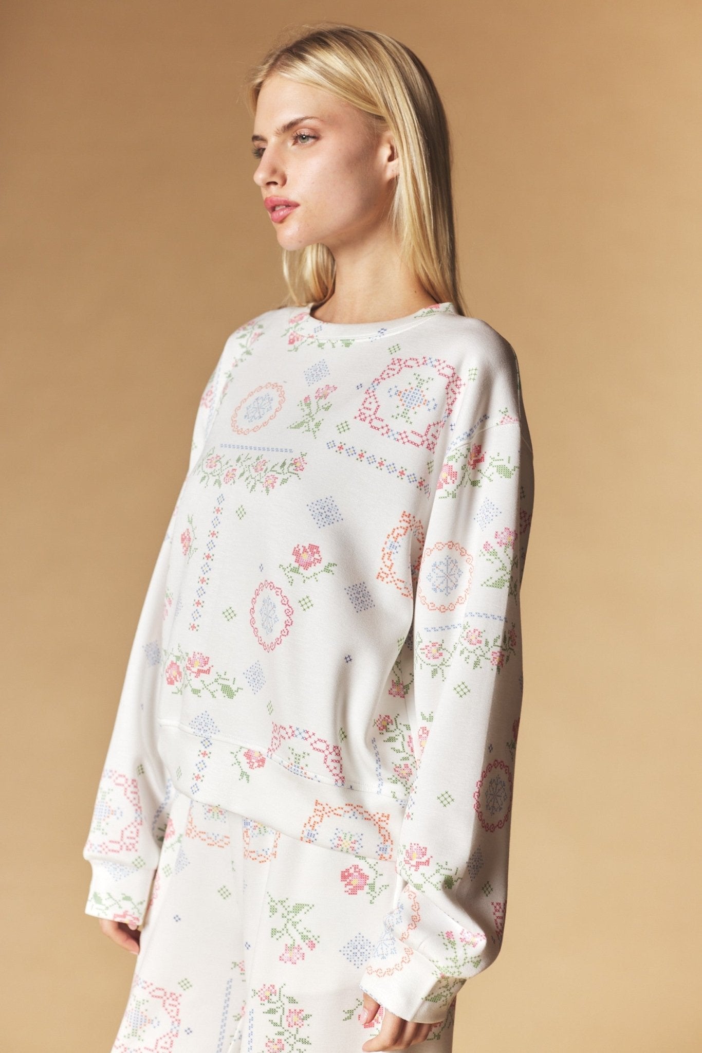 Needlework Floral Lounge Set - Westly