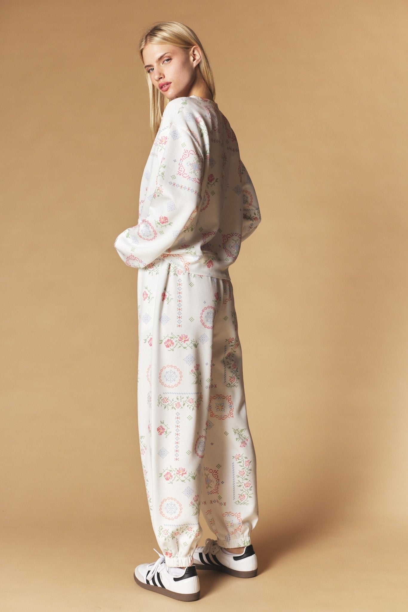 Needlework Floral Lounge Set - Westly