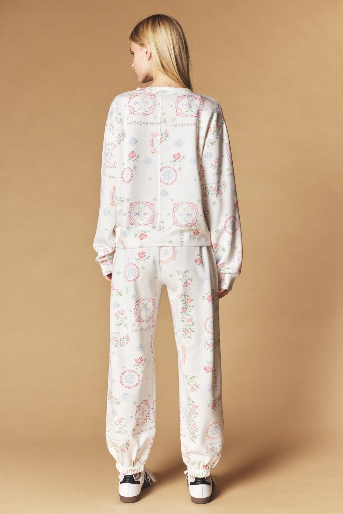 Needlework Floral Lounge Set - Westly