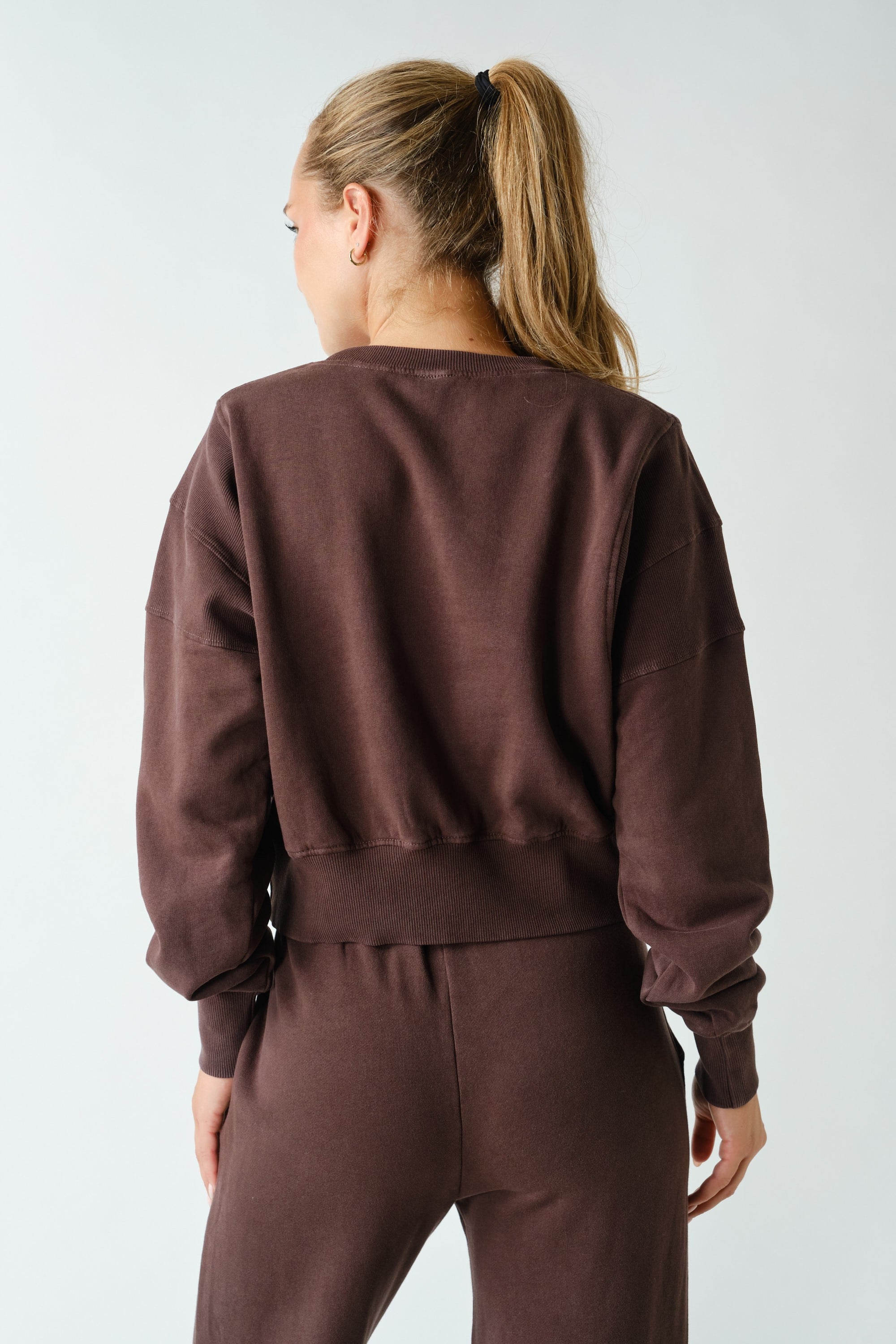 Night In Washed Rib-Trim Crop Sweatshirt in Coffee Bean, photo 4