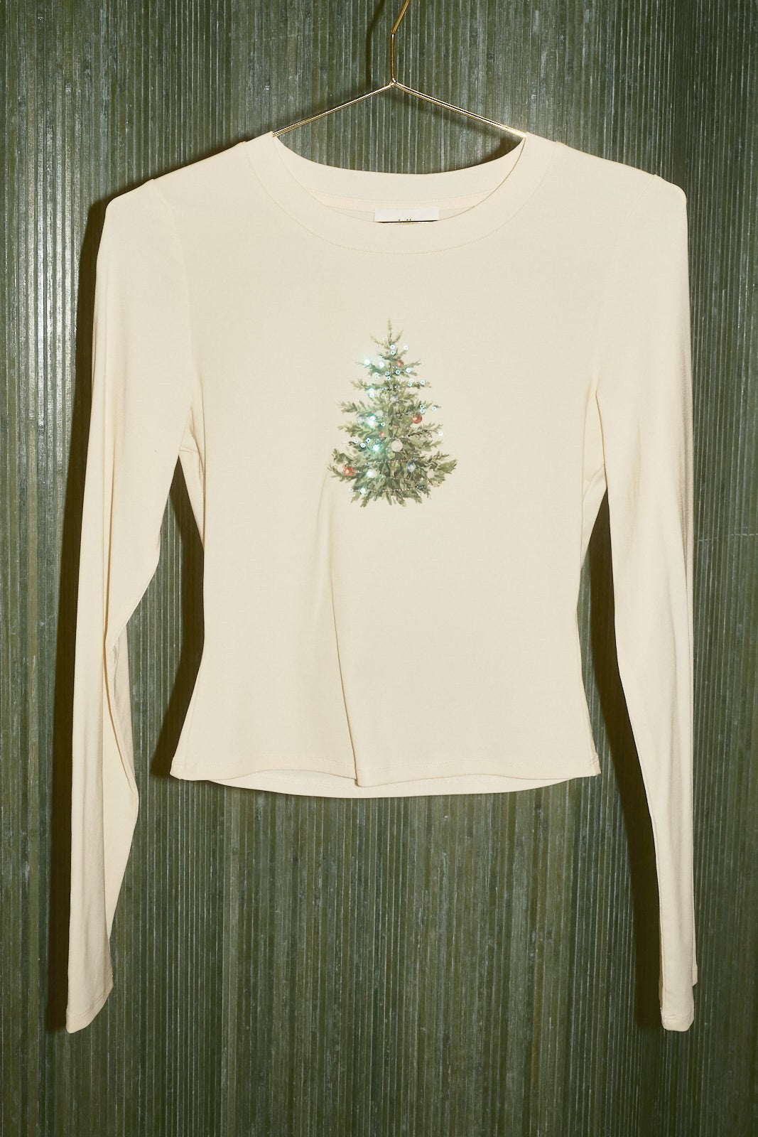 Noble Fir Christmas Tree Fitted Top in Cream — product photo 05