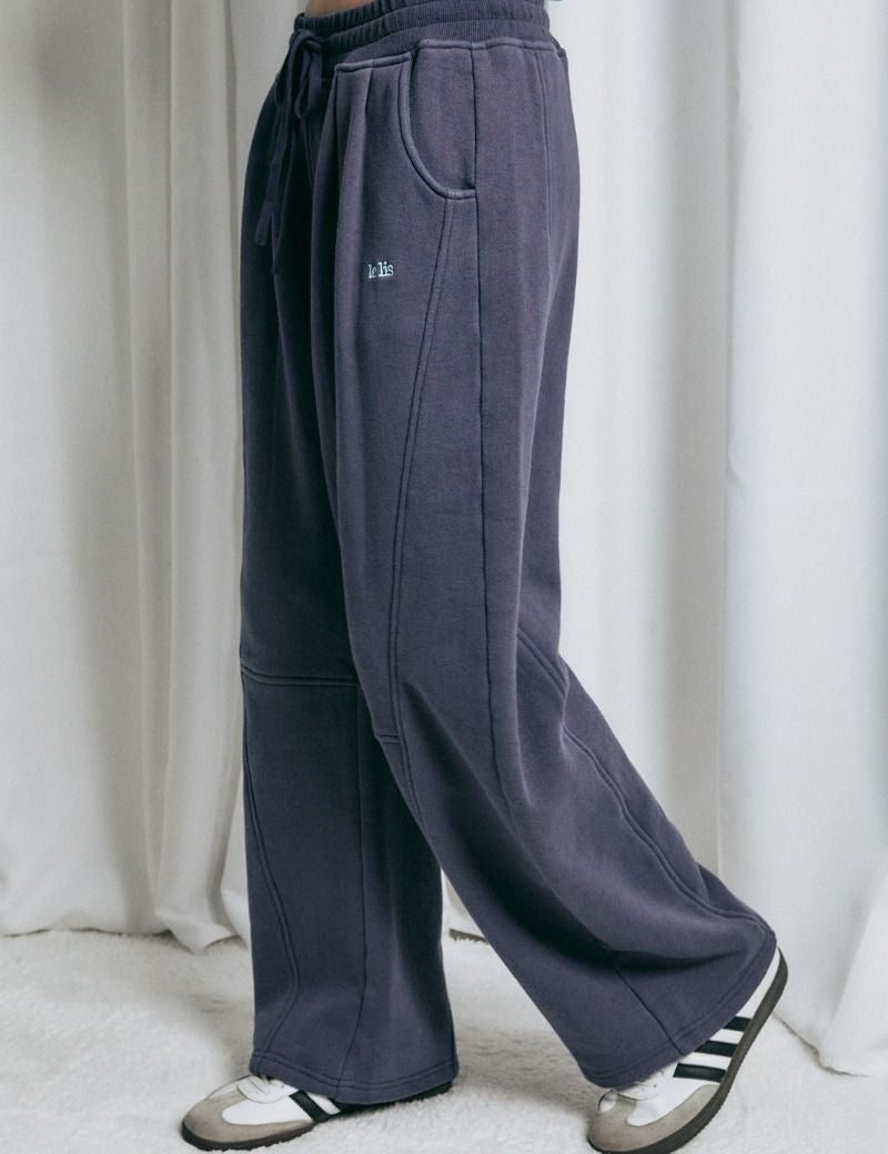 Off Hours Pleated Barrel Sweatpants in Navy - product photo 2