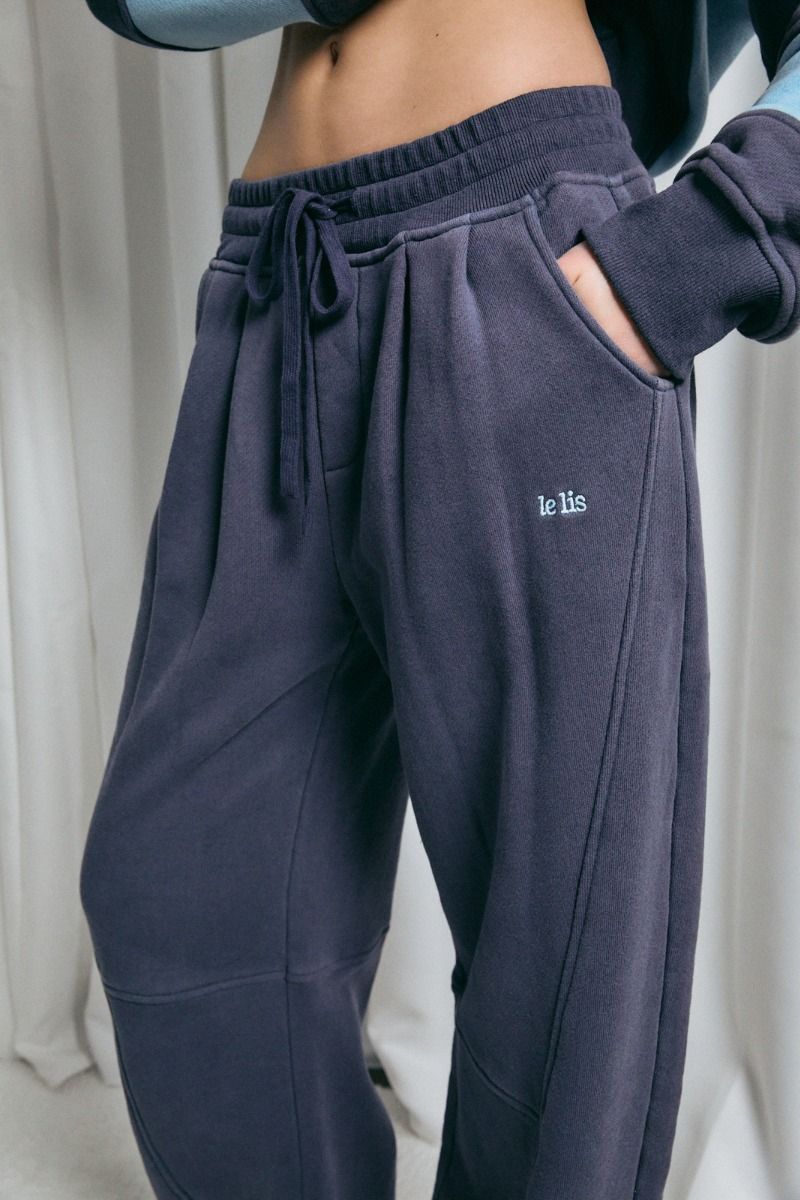 Off Hours Pleated Barrel Sweatpants in Navy - product photo 5