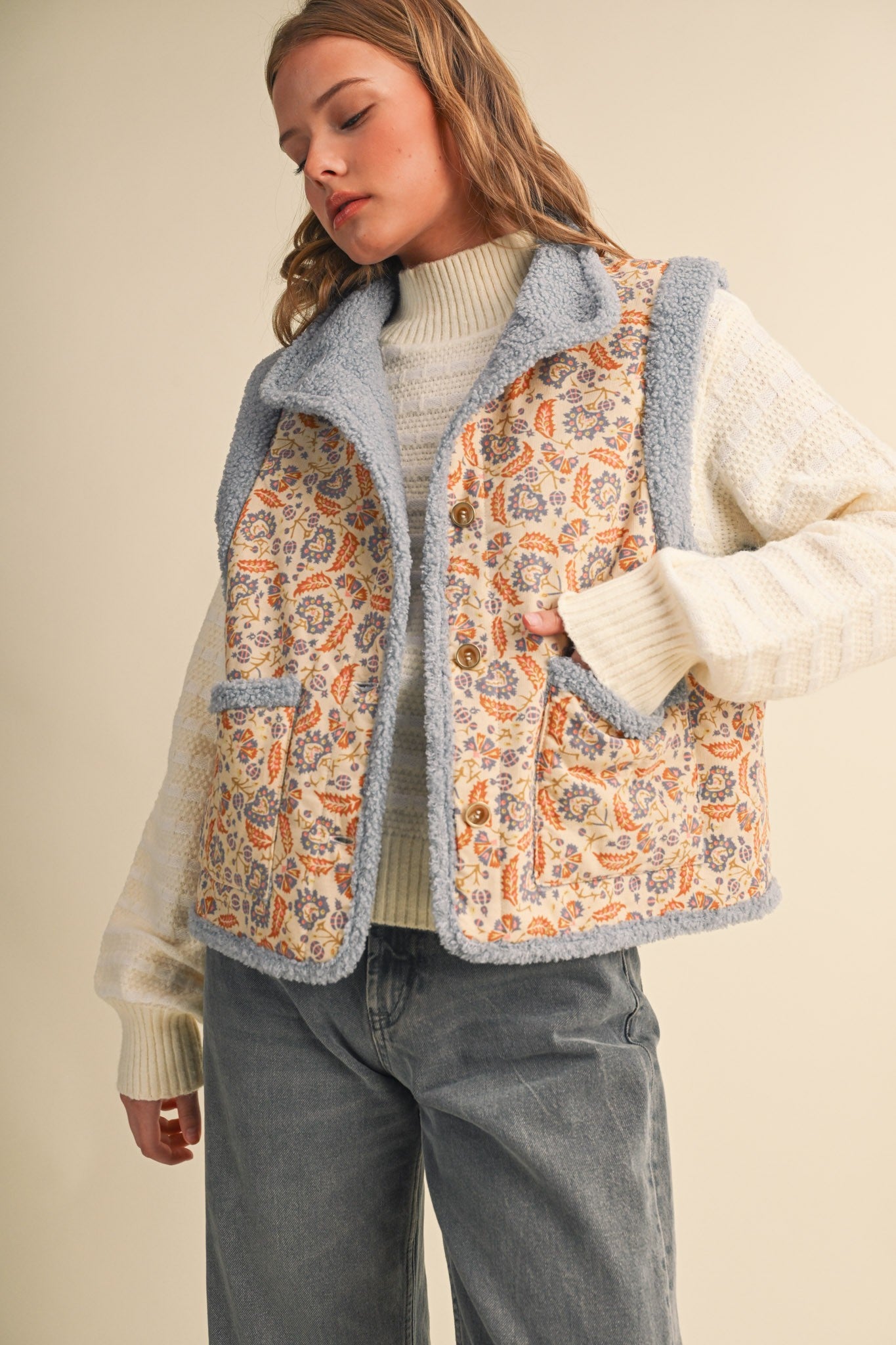 Paisley Passage Sherpa Lined Paisley Vest in Cream Paisley, photo 8