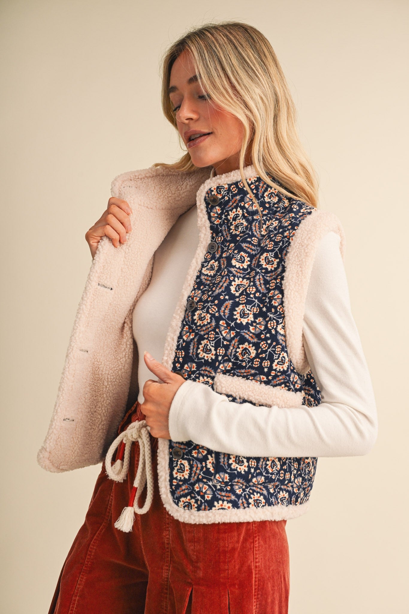 Paisley Passage Sherpa Lined Paisley Vest in Navy Paisley, photo 5