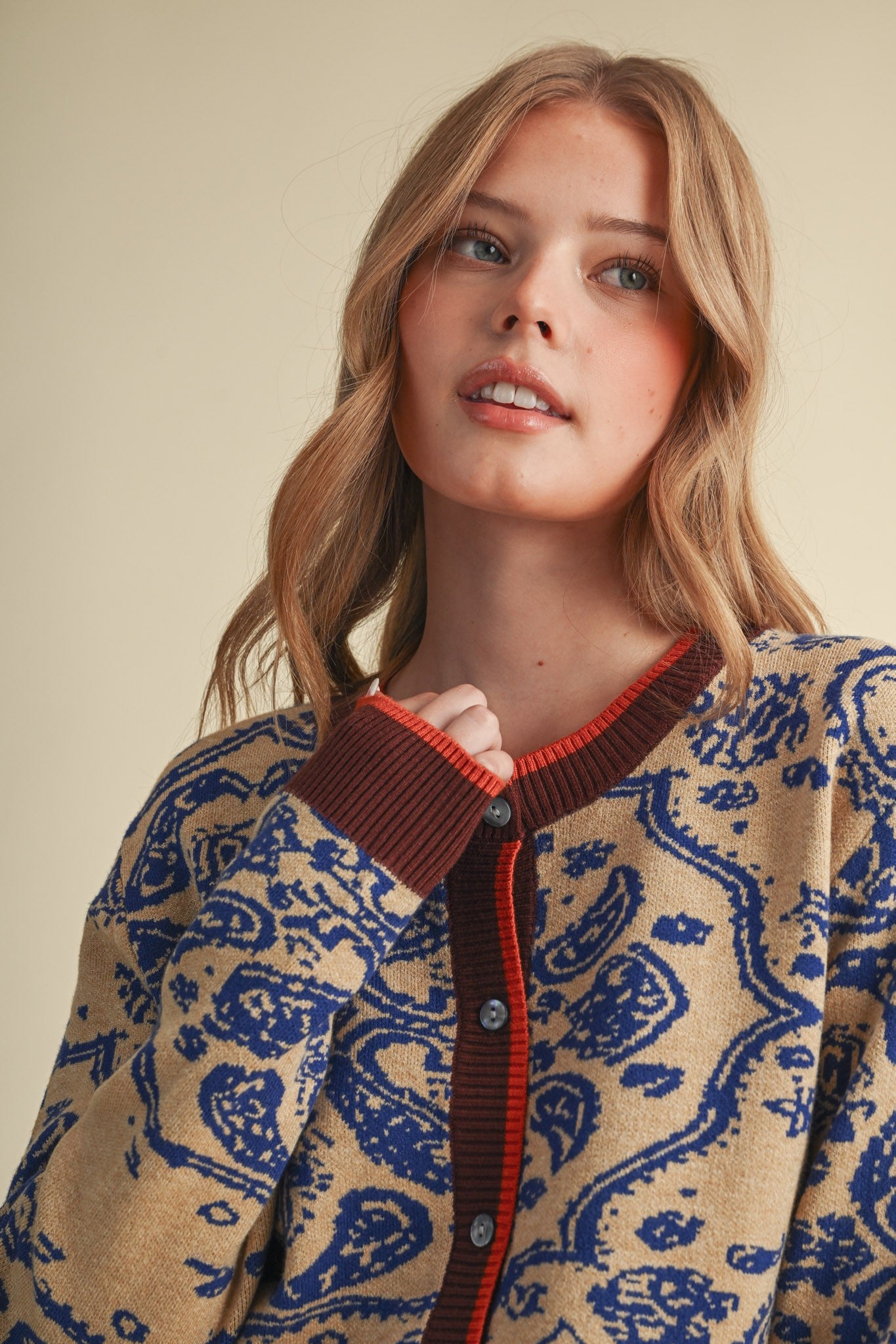 Paisley Portrait Contrast Trim Paisley Cardigan in Brandy Blue, photo 5