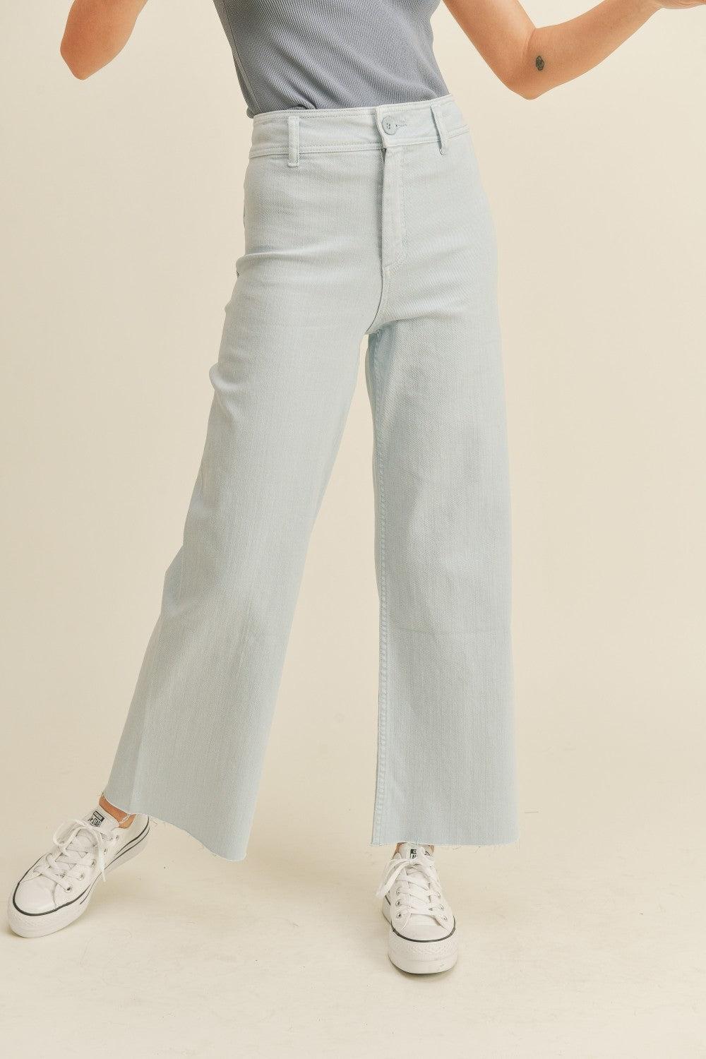 Plainview Raw Hem Wide Leg Jeans - Light Denim
