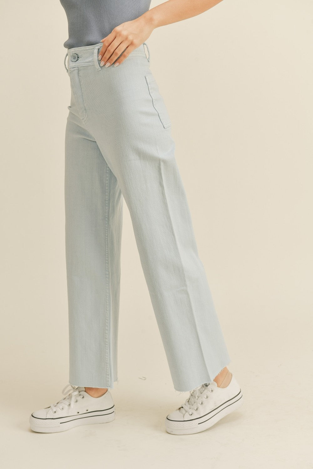 Plainview Raw Hem Wide Leg Jeans - Light Denim