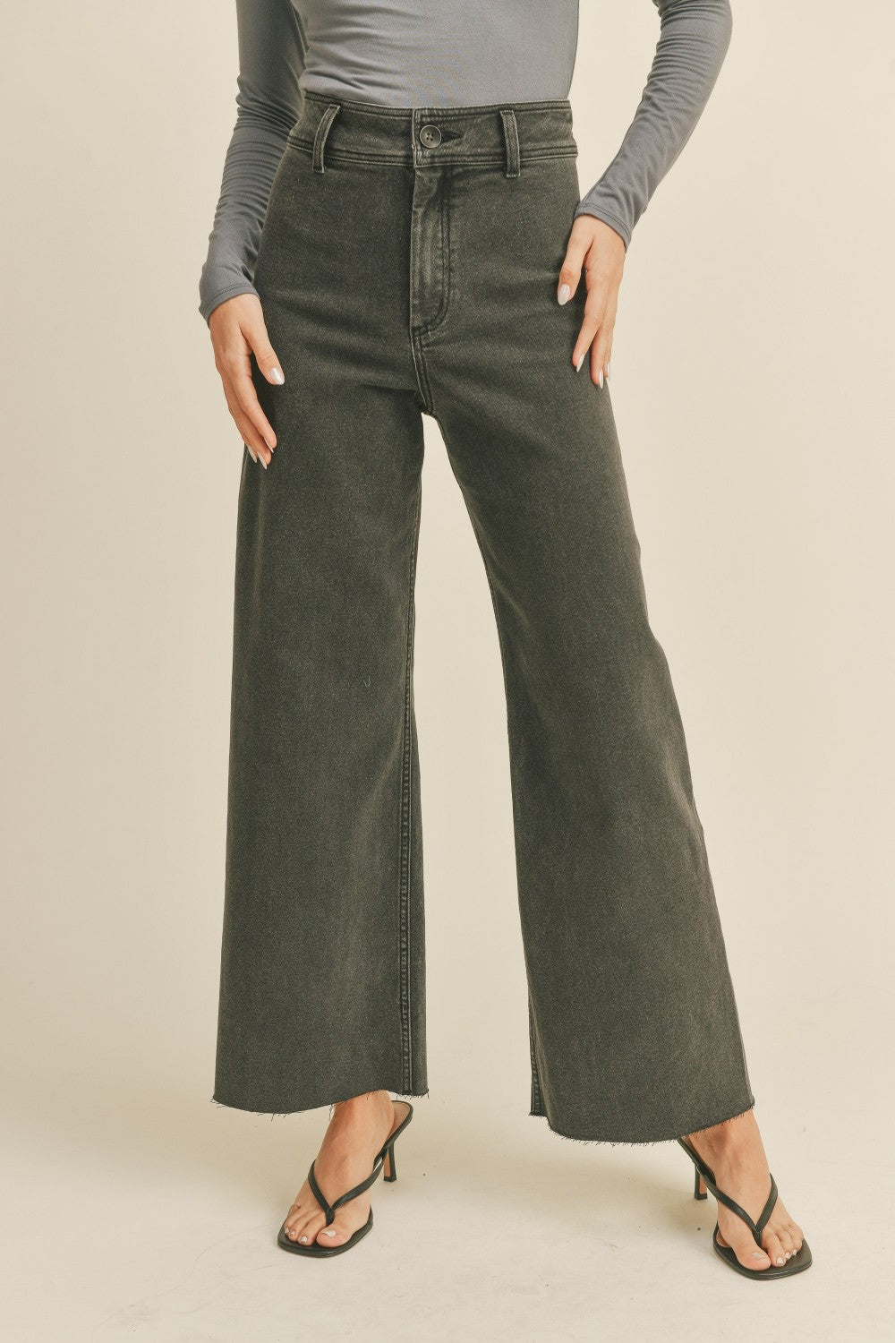 Plainview Raw Hem Wide Leg Jeans - Washed Black