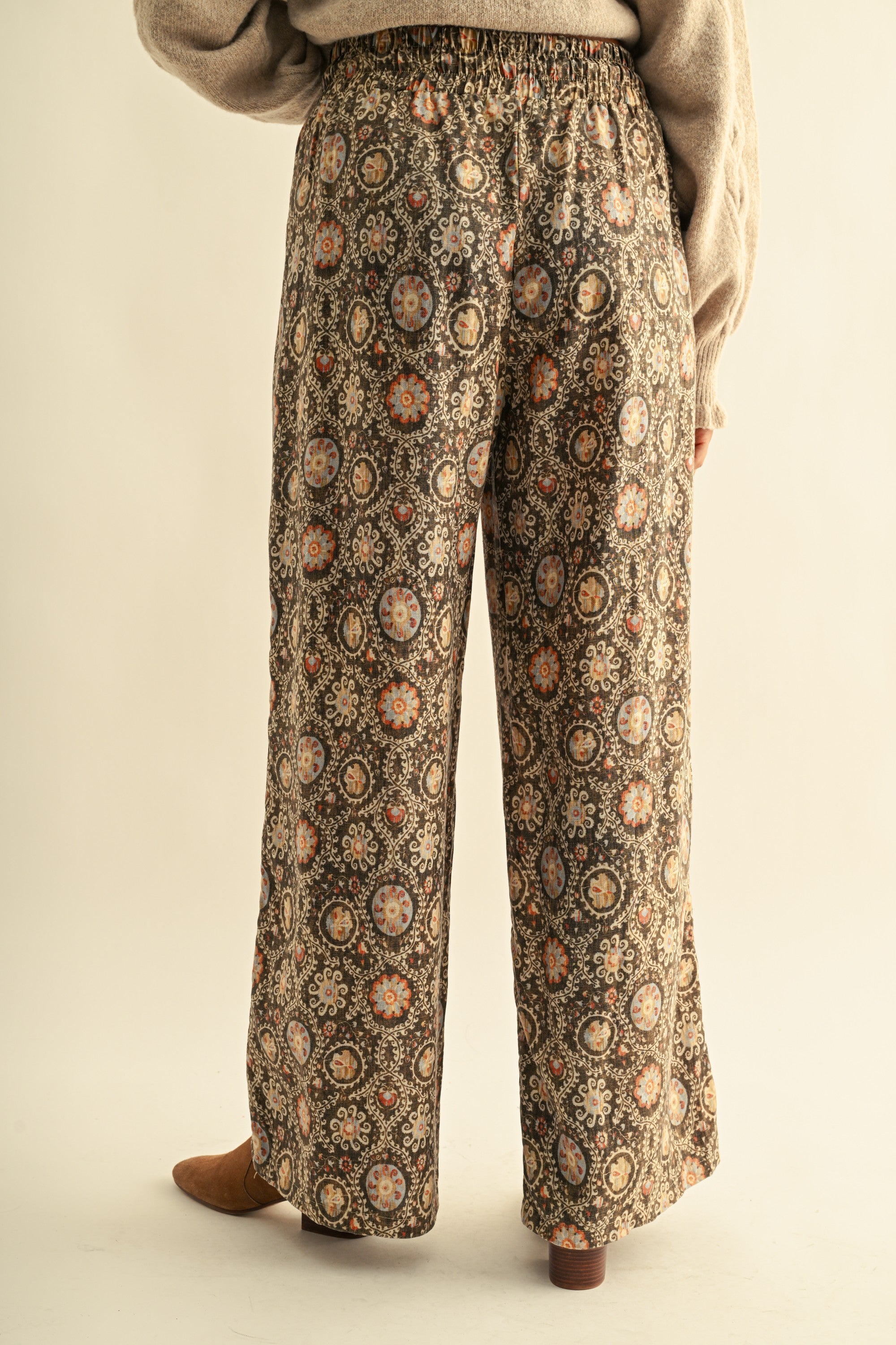 Print Atlas Linen Blend Wide Leg Pants in Burnt Olive - product photo 4
