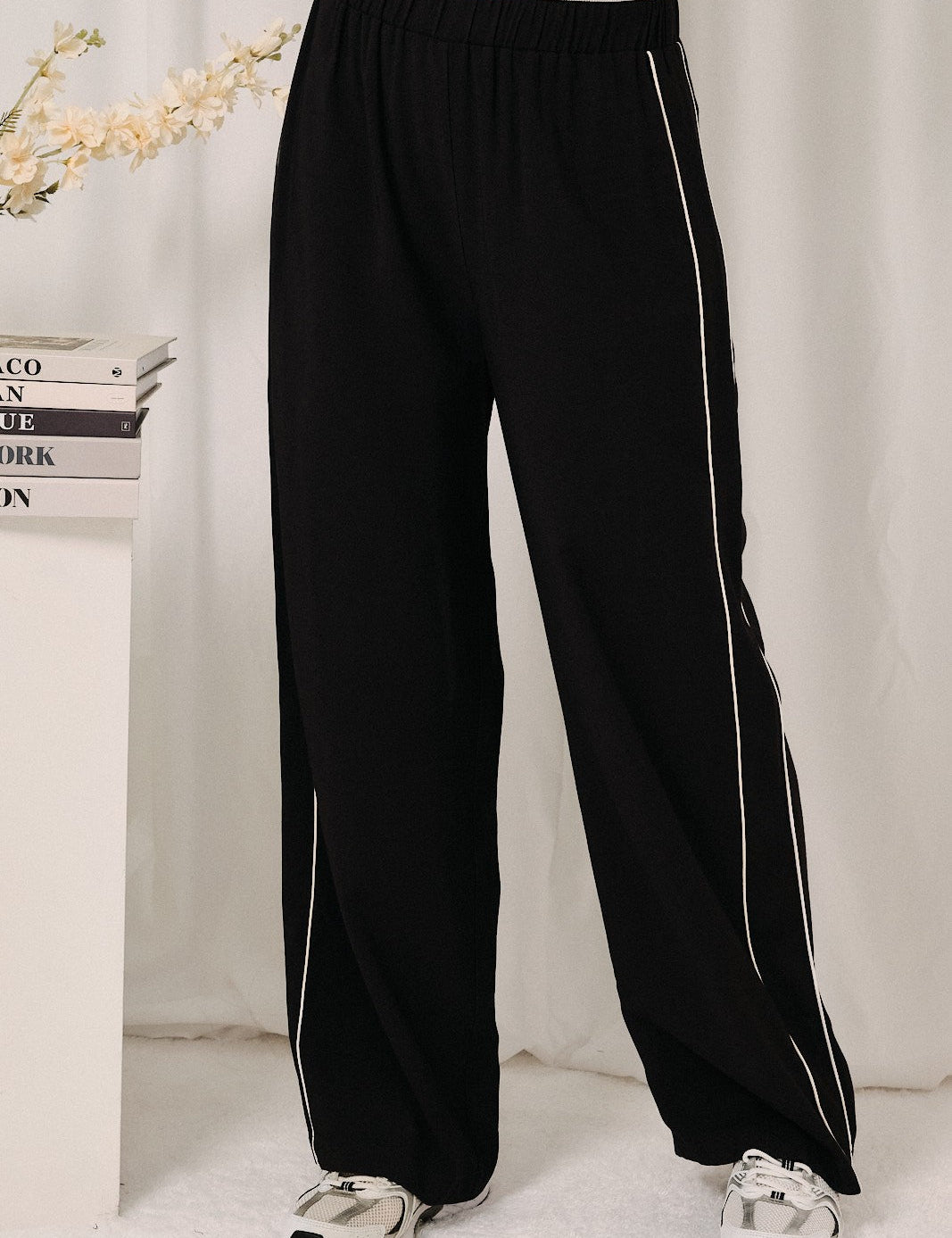Quick Change Contrast Piping Wide Leg Pants - Westly