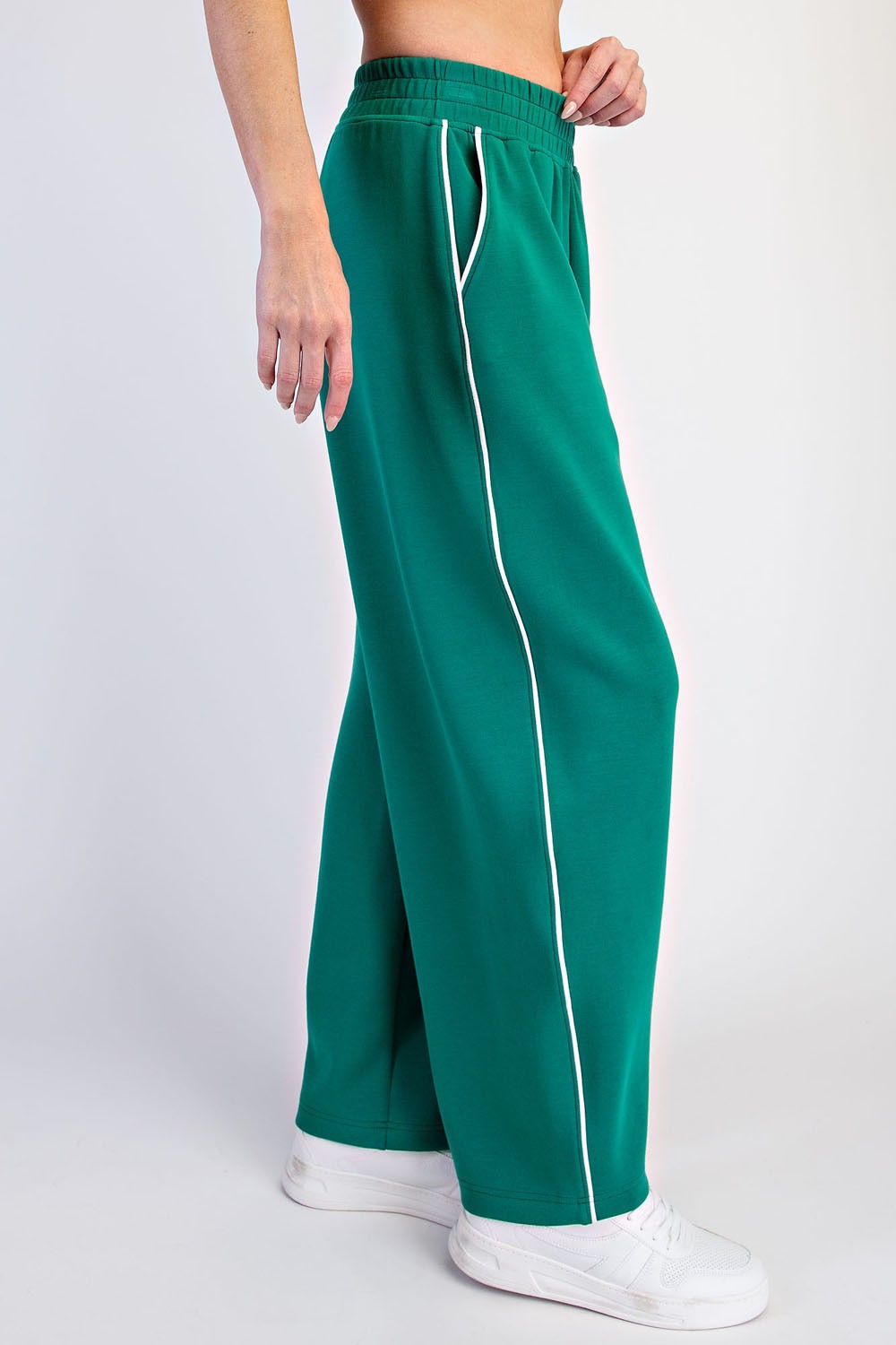 Rally Point Piped Scuba Lounge Pants in Kelly Green Cream, photo 1