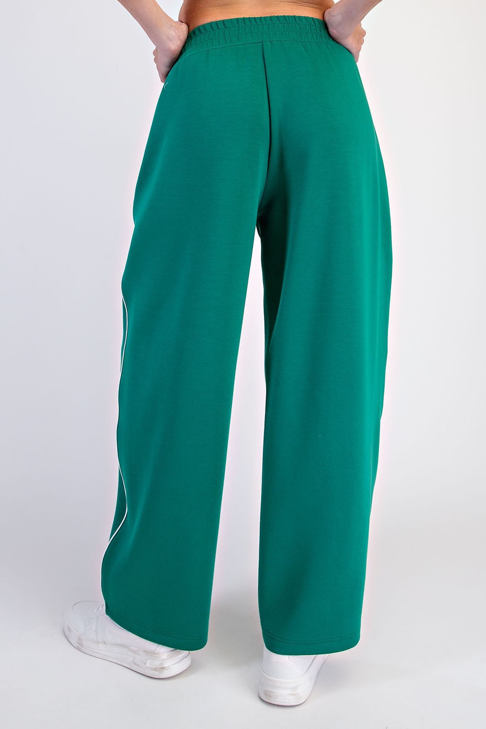 Rally Point Piped Scuba Lounge Pants in Kelly Green Cream, photo 3