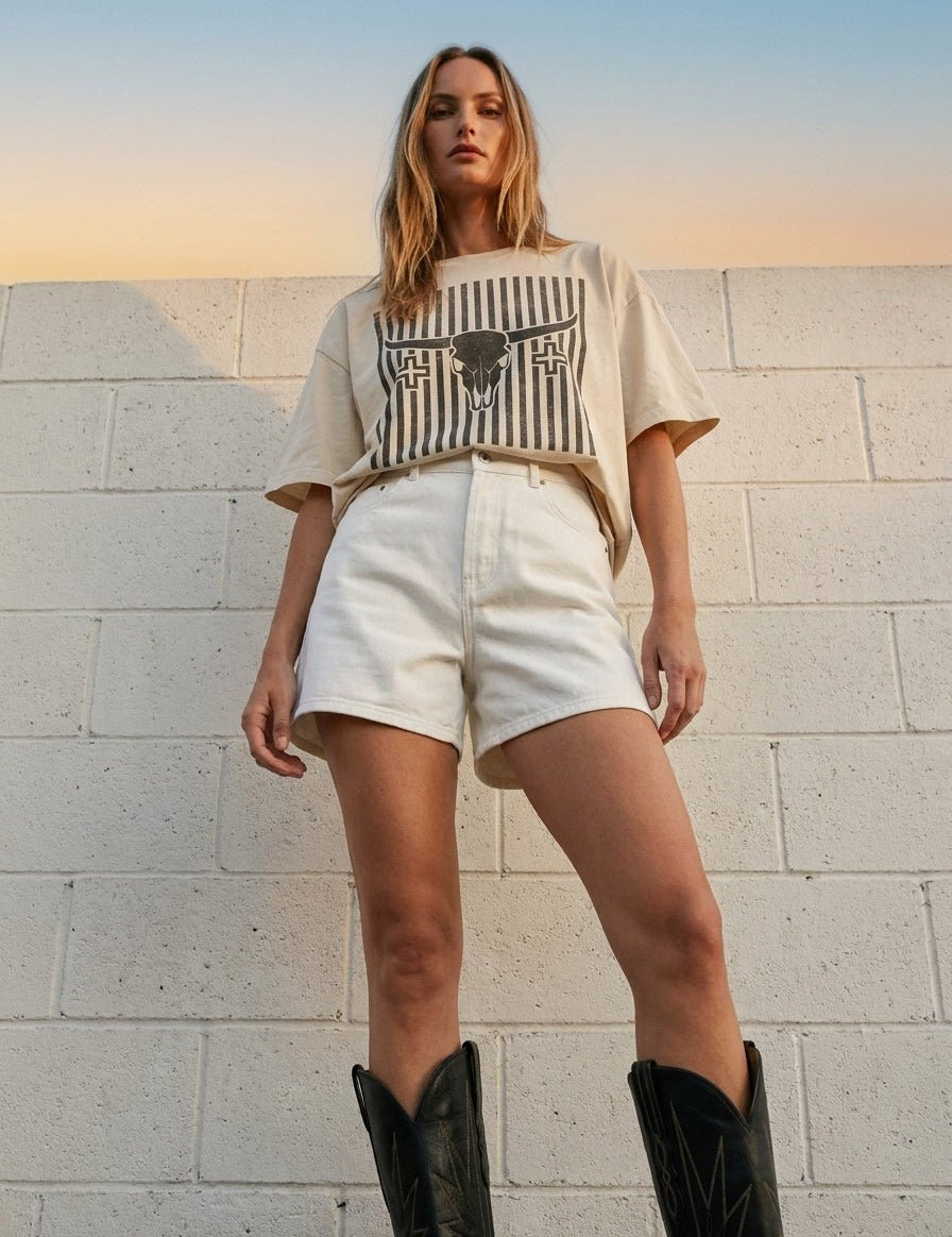 Retro Longhorn Oversized Graphic Tee - Westly