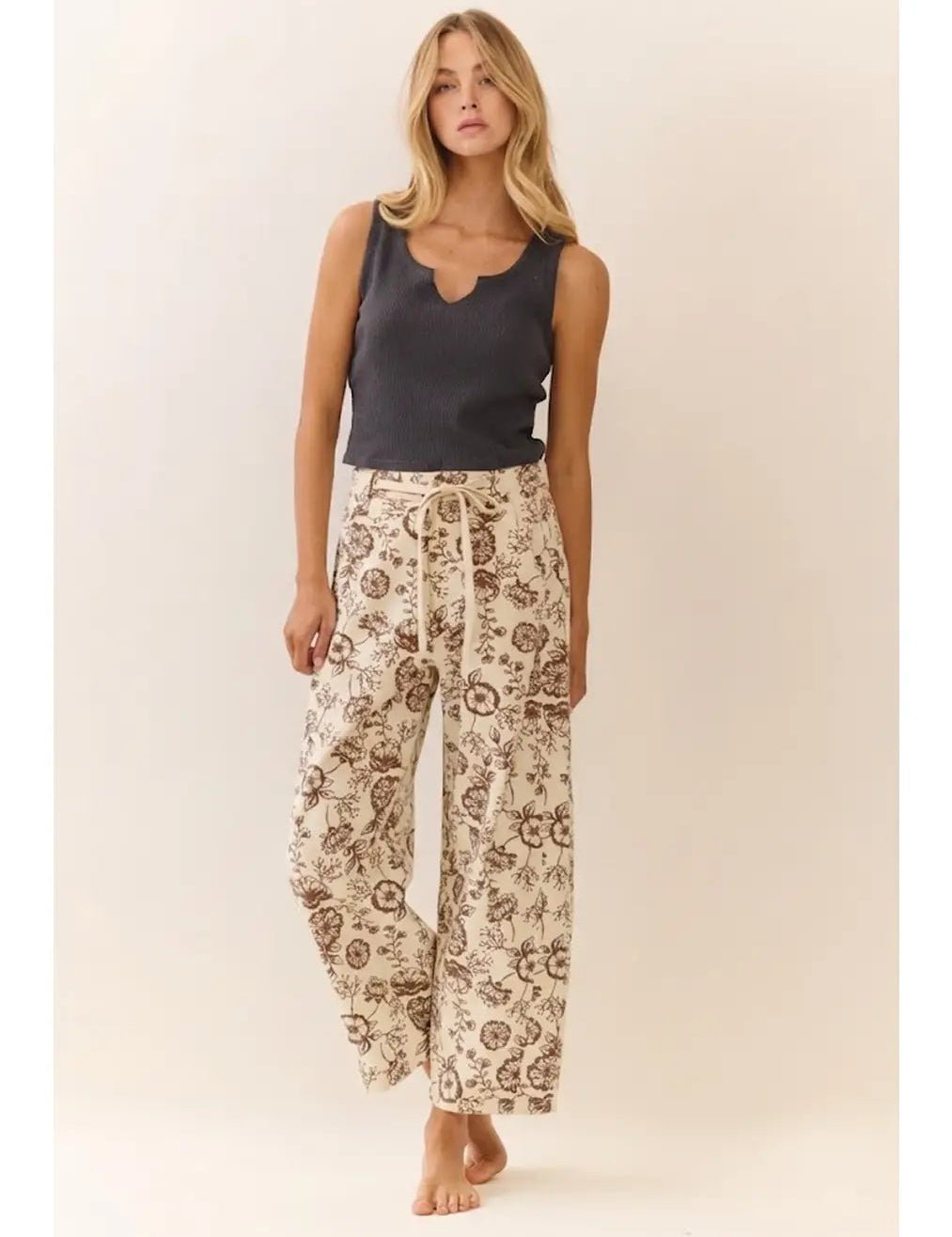 Shiloh Floral Printed Cropped Straight - Leg Pants - Westly
